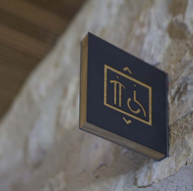 nevers musee faience signalétique exposition varina volk graphisme freelance paris